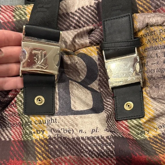 LeSportsac L.A.M.B Barrell Purse - Picture 13 of 14